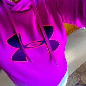 Woman Under Armour Hoodie